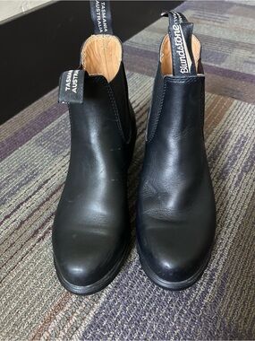 Blundstone Women's Black Leather Boots with Heel